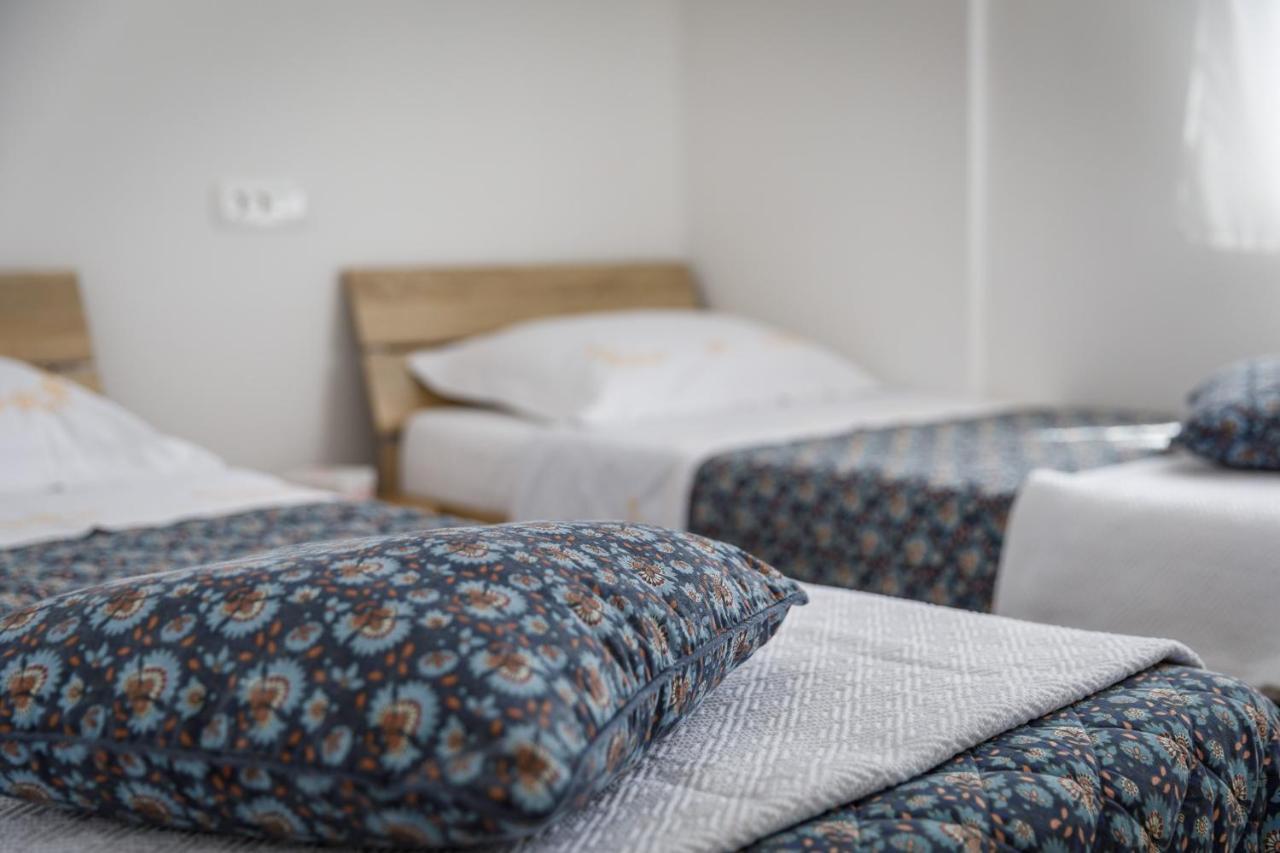 Apartmen Plus U Centru Blizu Plaze نجيفيش المظهر الخارجي الصورة