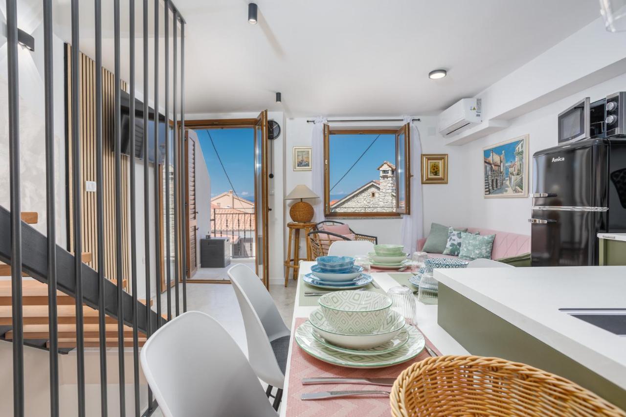 Apartmen Plus U Centru Blizu Plaze نجيفيش المظهر الخارجي الصورة