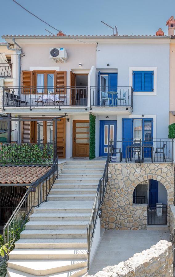 Apartmen Plus U Centru Blizu Plaze نجيفيش المظهر الخارجي الصورة